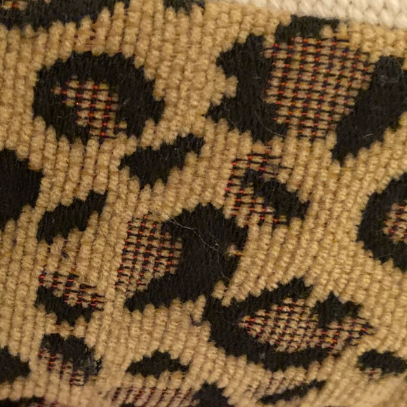 🌟Beautiful Embroidered Pillow - Picture 4 of 16